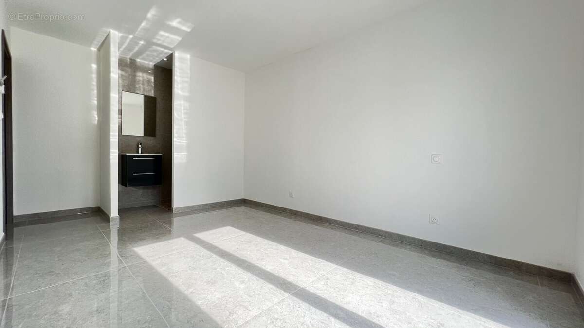 Maison à ESPONDEILHAN