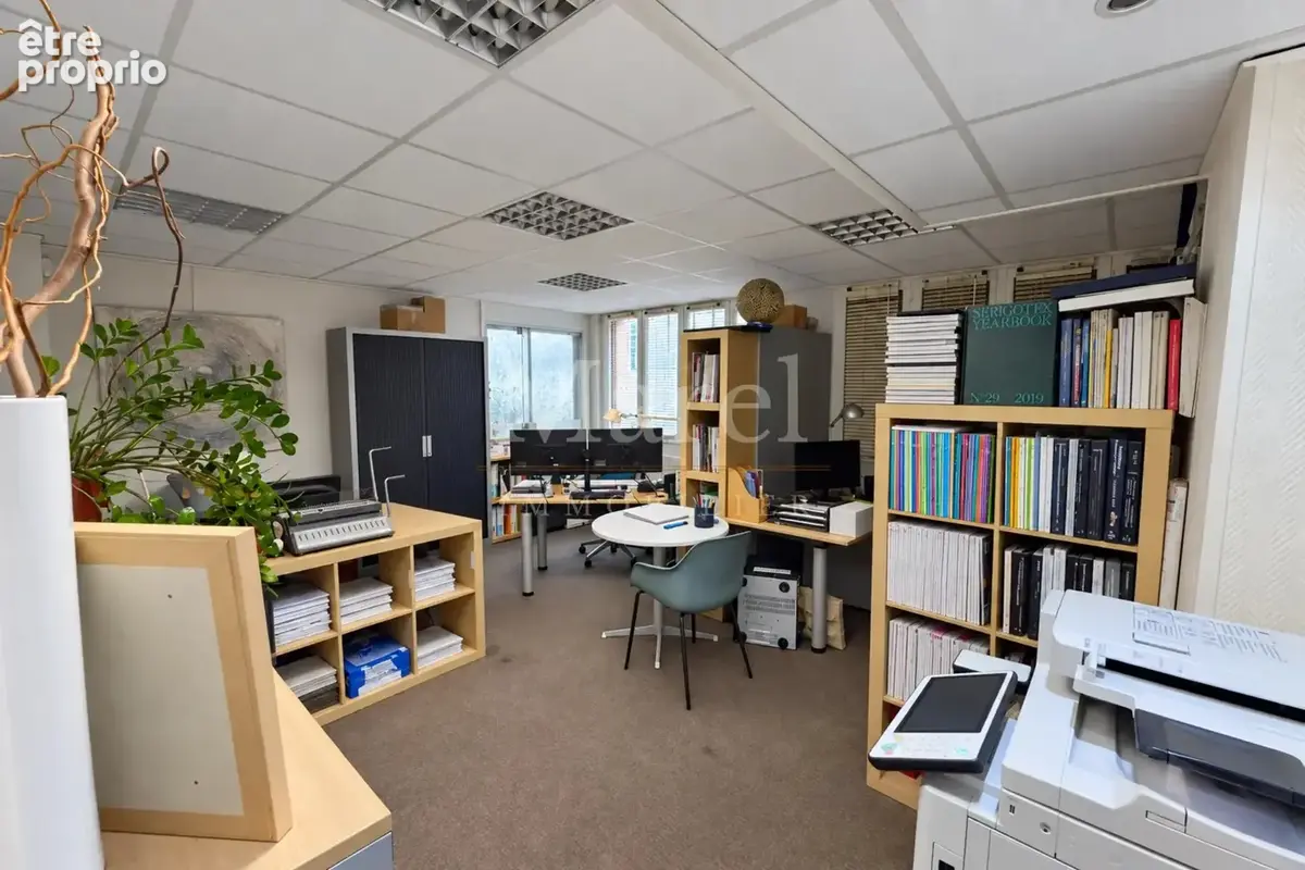 Photo Commerce à Boulogne-Billancourt au prix de 980 000€