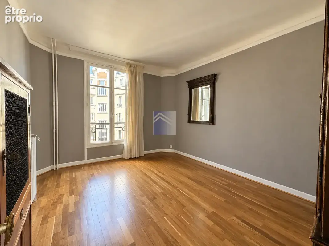 Courbevoie - République - 5 pièces 119.54m2 - Cave - Appartement familial ! - photo 6
