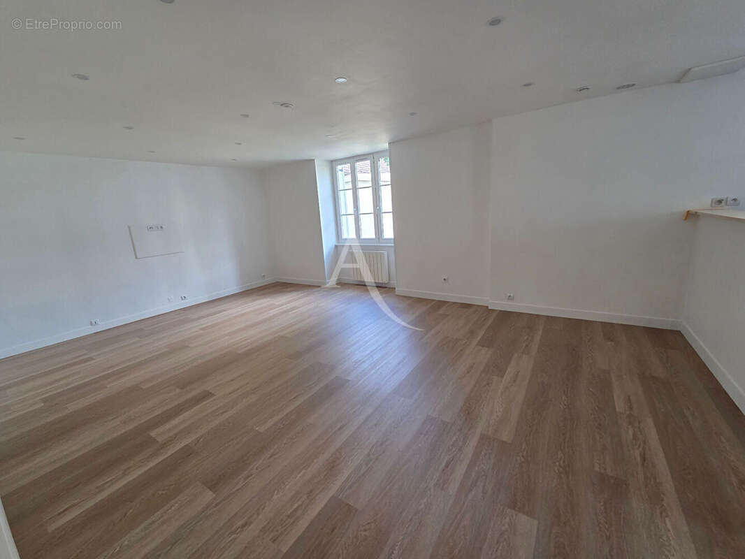 Maison Dourdan 5 pièces de 160 m2 avec grange attenante de 80 m² + garage 20 m² - photo 7