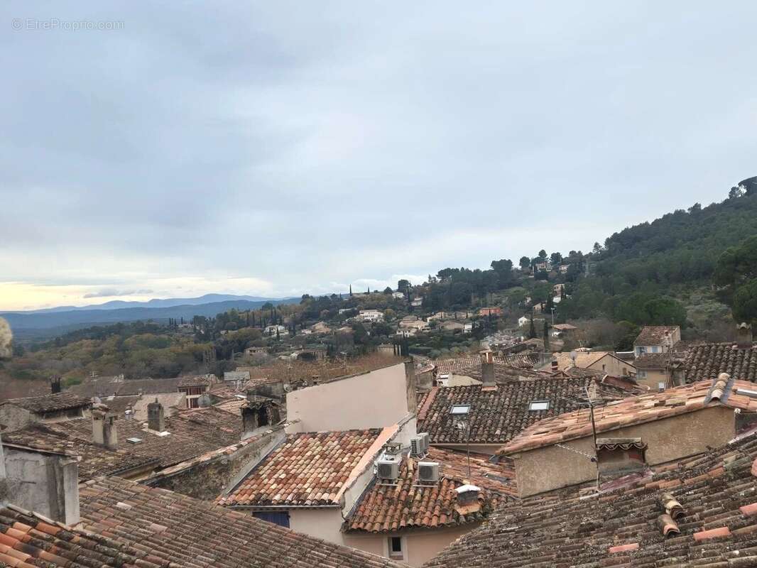 Appartement à COTIGNAC