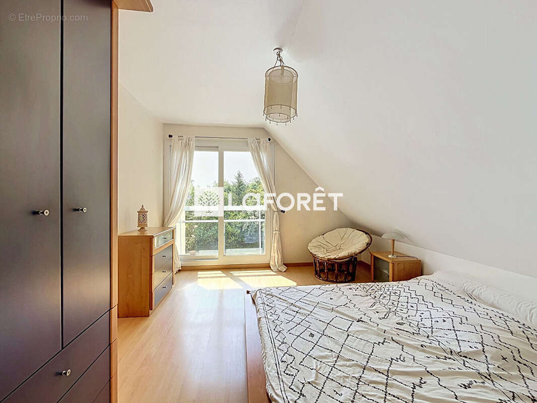 Limite du Vésinet - Élégante maison familiale de 135 m² au calme absolu, sans vis-à-vis - photo 12