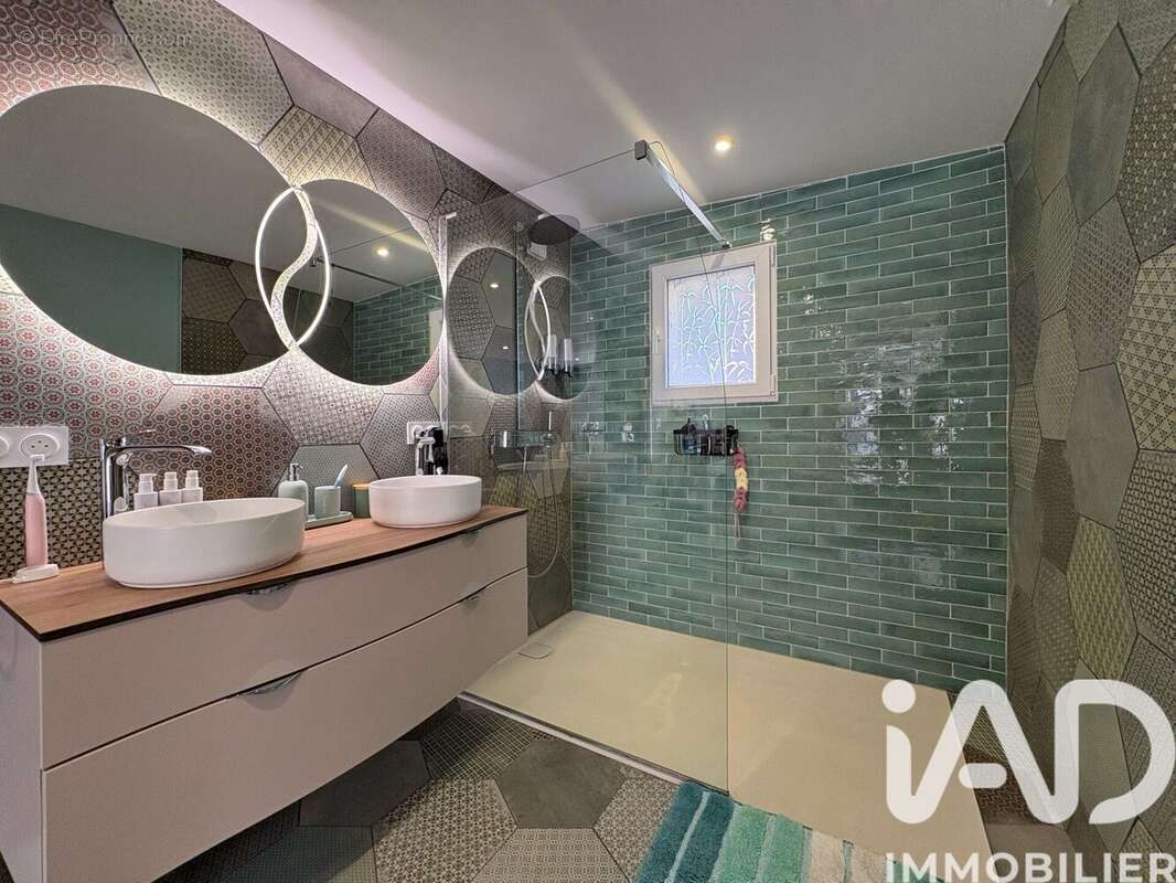 Maison 117 m² à Sainte-Helene  - photo 9