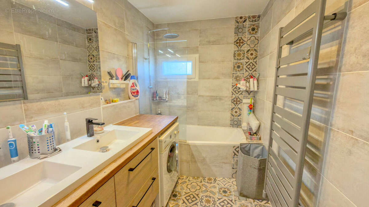 Appartement à FRESNES
