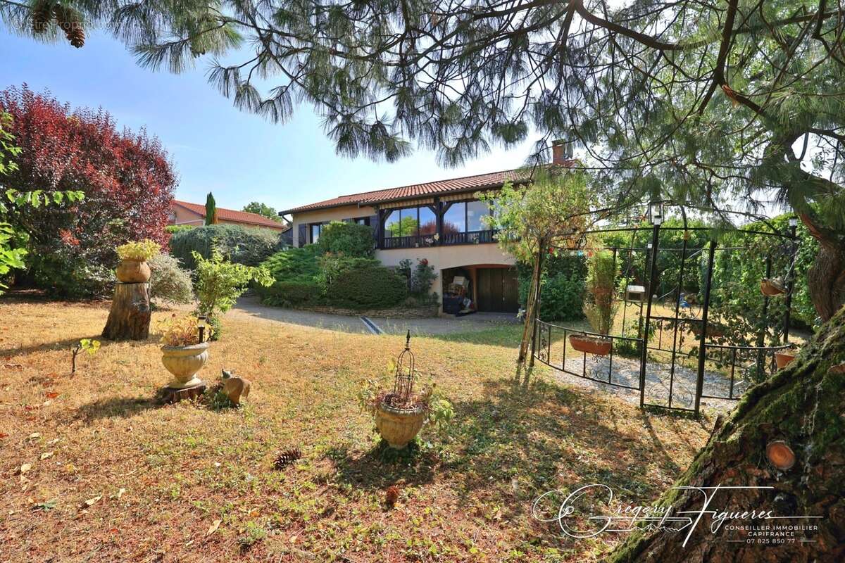 CHAPONOST – Élégante maison familiale avec possibilité de deux logements indépendants – Terrain de 802 m² - photo 25