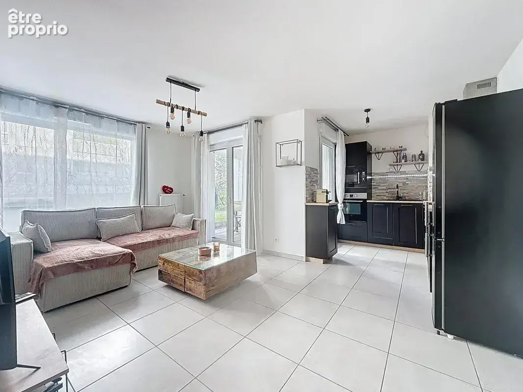 Appartement - rez de jardin - 1 Chambre - Terrasse et jardin privatif - Place de parking privative - photo 8