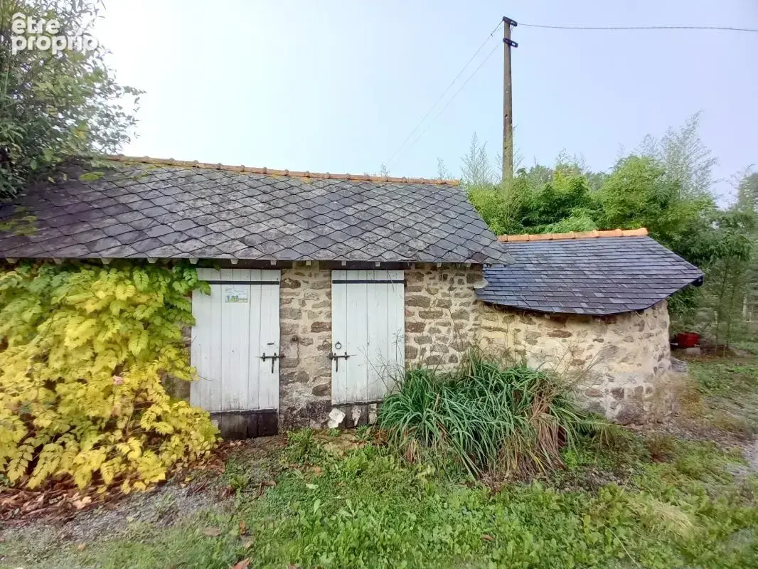 SAINT-PIERRE-LA-COUR – Longère en pierre 130m² avec dépendances et terrain d'1,34ha - photo 24