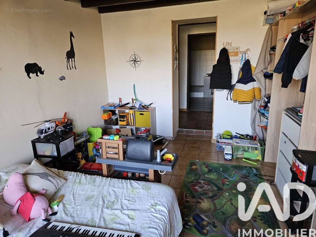 Maison 238 m² à Angeville  - photo 6