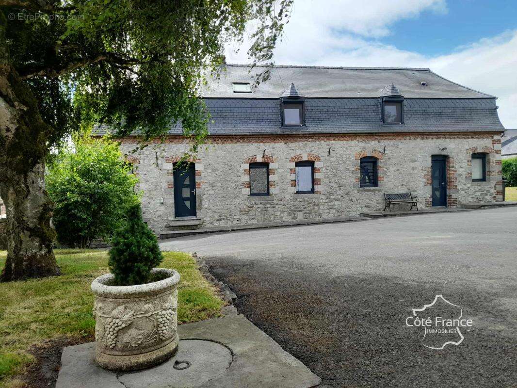 Maison à FLOYON