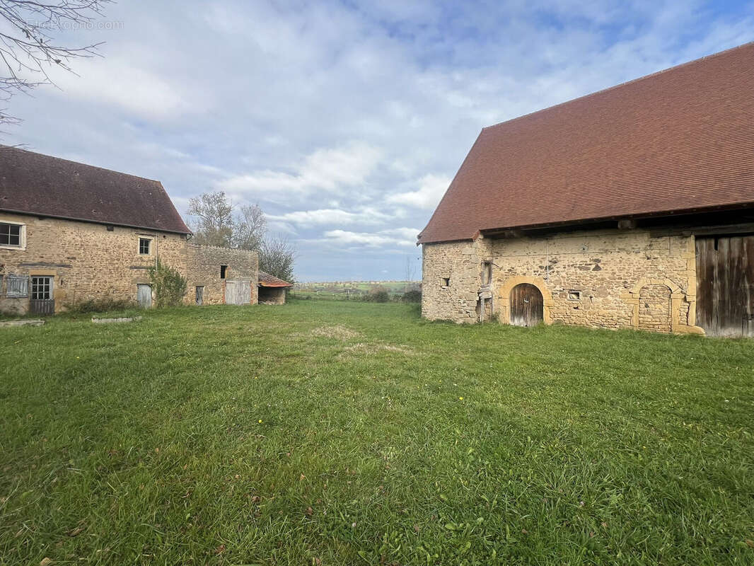 Photo 2 - Maison à OYE