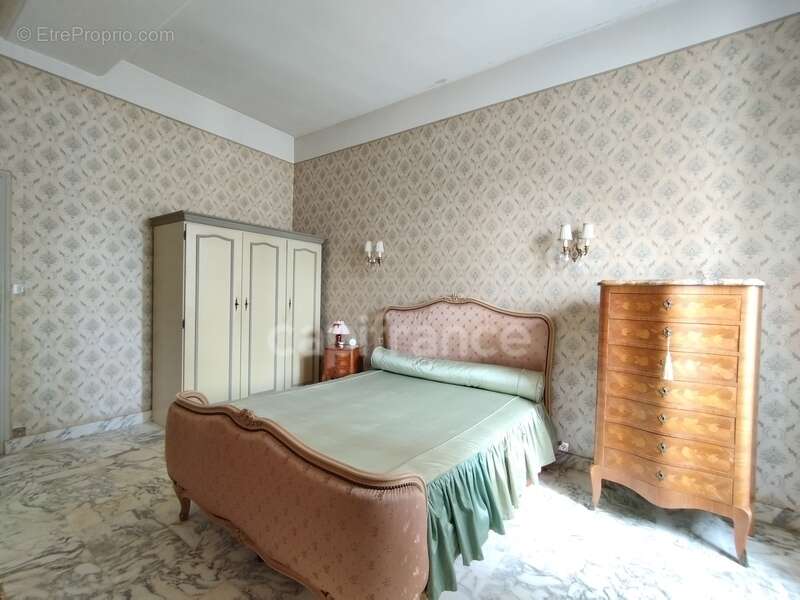 Maison à CHEMILLY-SUR-YONNE