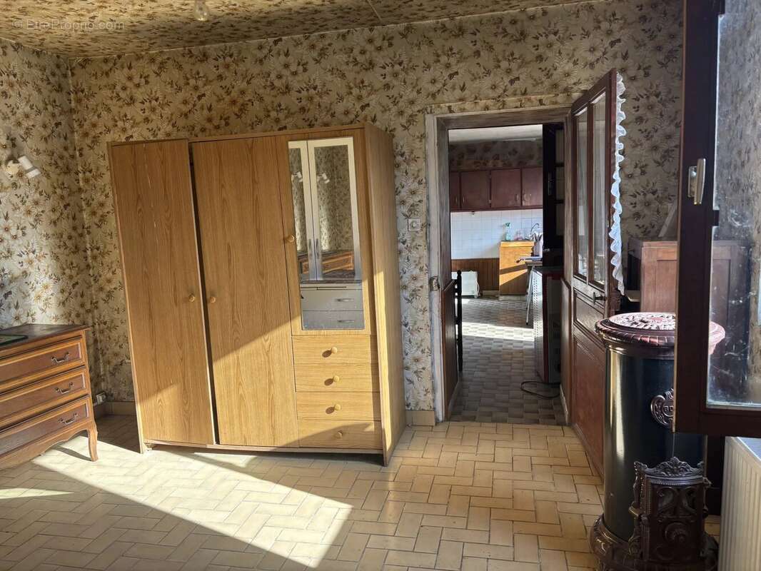Maison à HOMMES