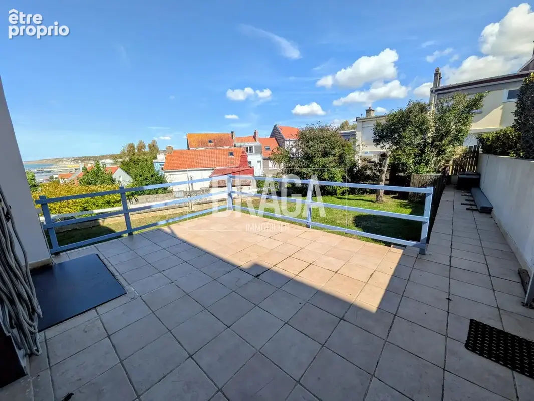Maison Semi Mitoyenne   80 m2   Vue Mer & Cathédrale - photo 3