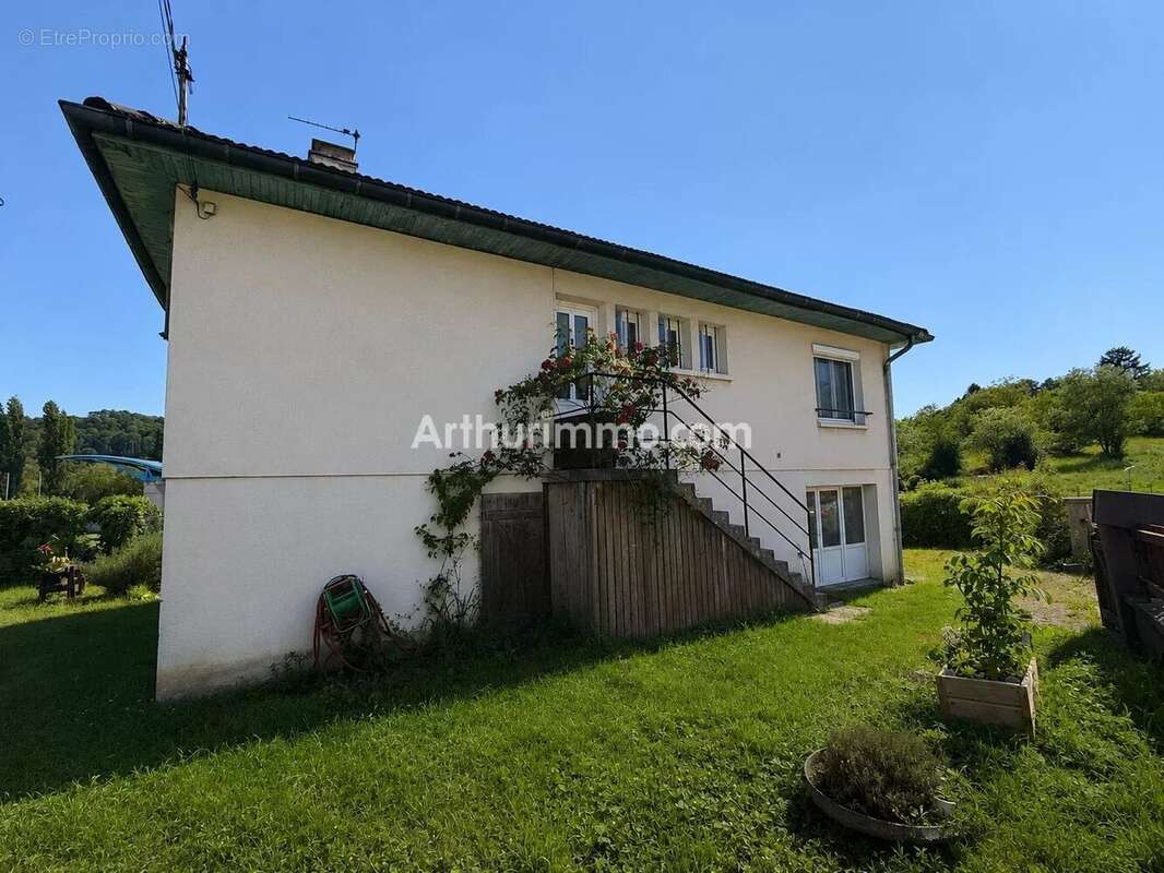 Maison à MONTMOROT