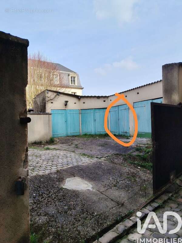 Photo 3 - Parking à CHARTRES