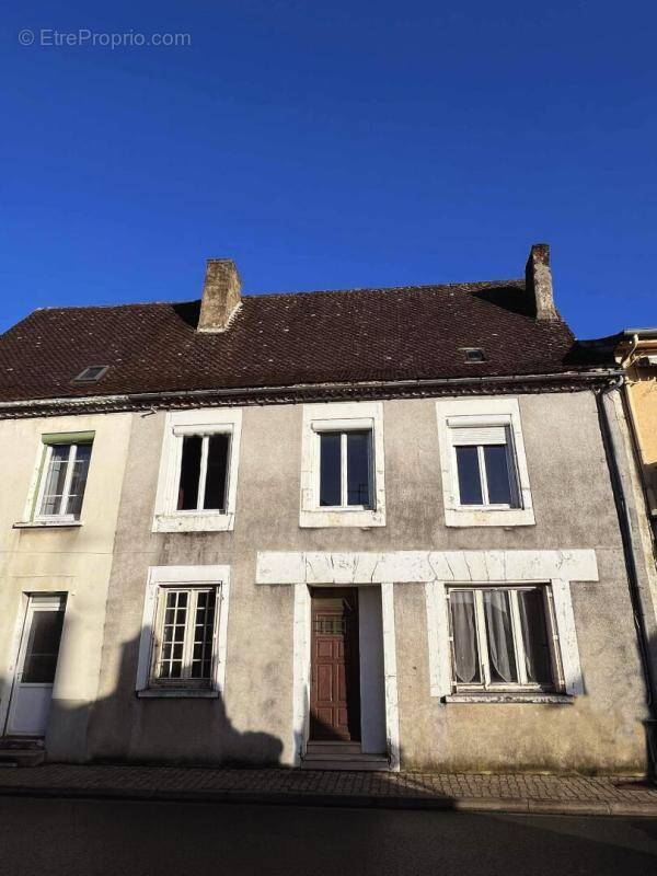 Maison à LANOUAILLE