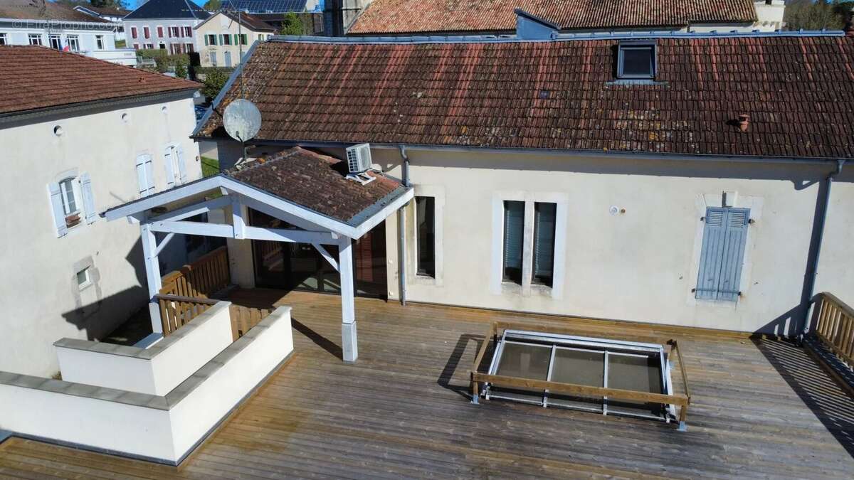 Maison à POUILLON