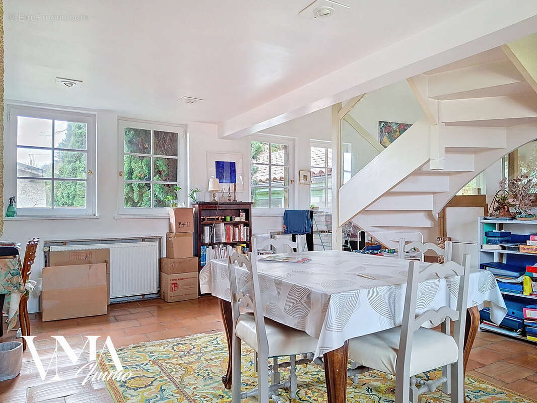 Maison à COLLONGES-AU-MONT-D'OR