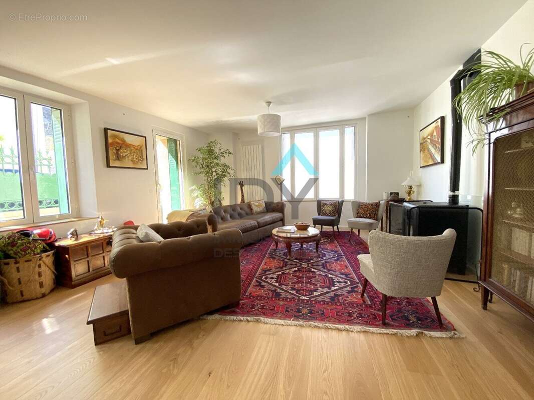 Maison à MAREIL-MARLY