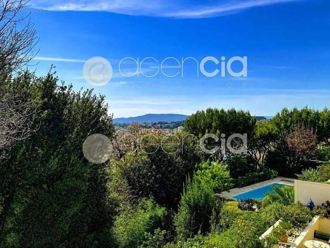 Appartement à LE CANNET