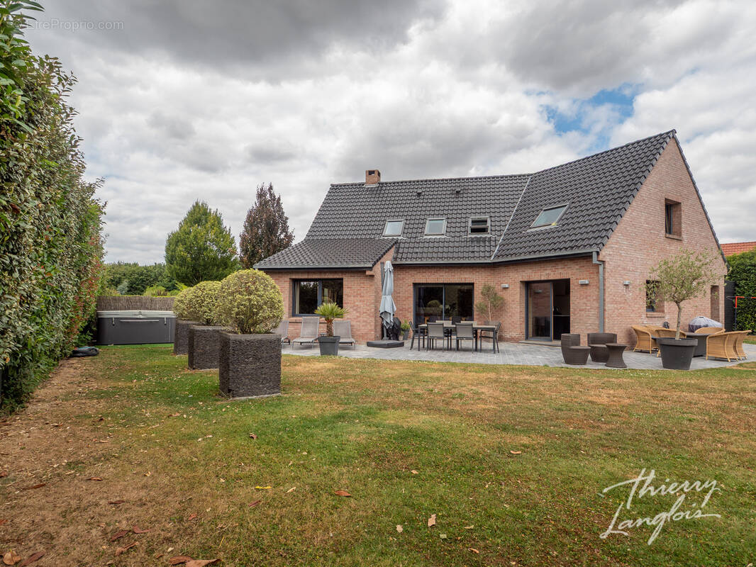 Maison à CAMPHIN-EN-PEVELE
