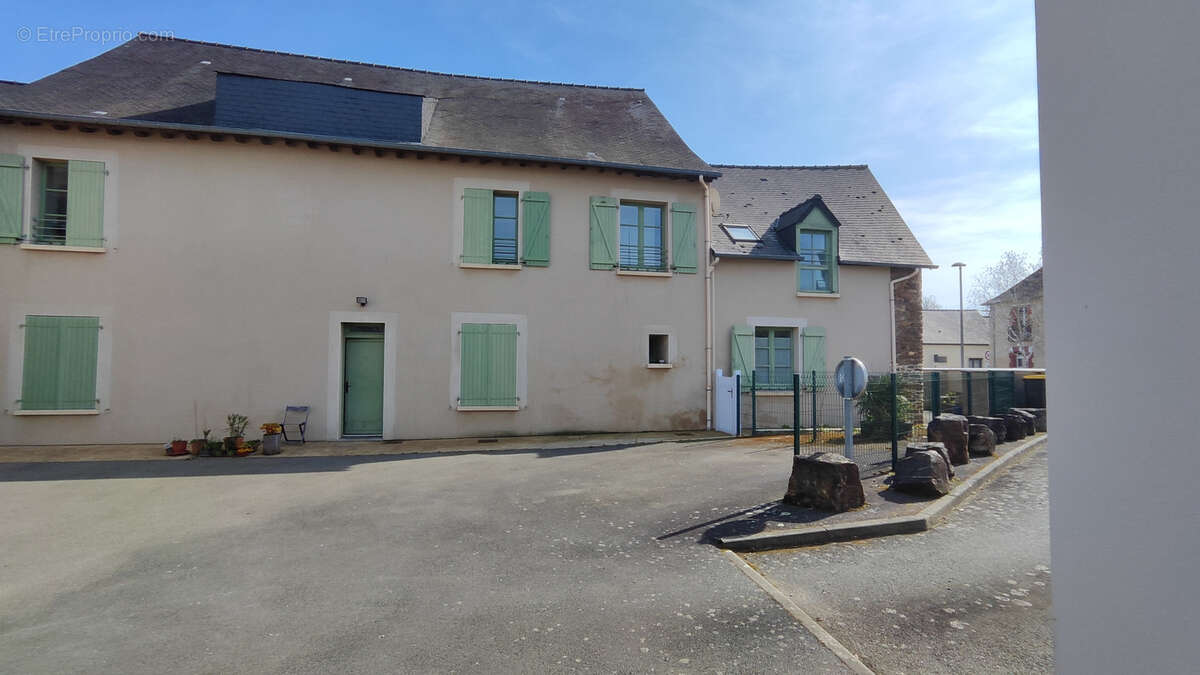 Maison à VERN-SUR-SEICHE