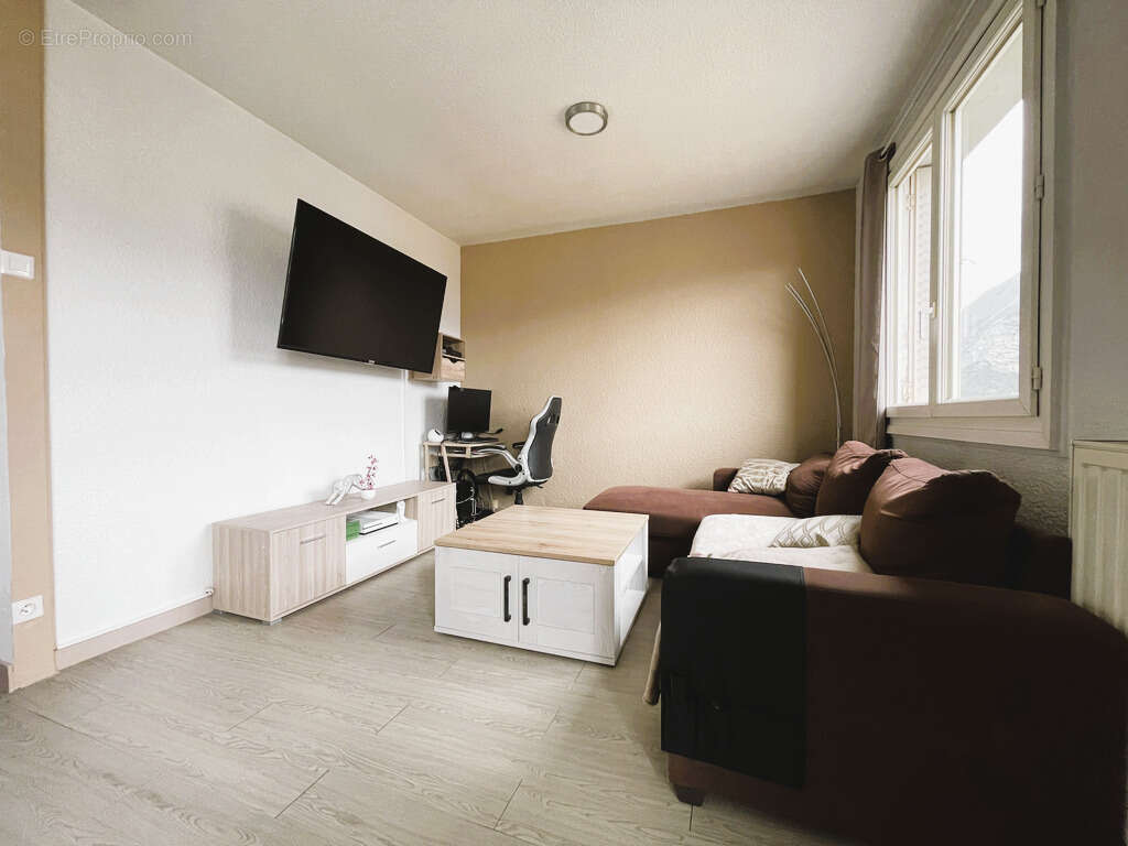 Appartement à FONTAINE