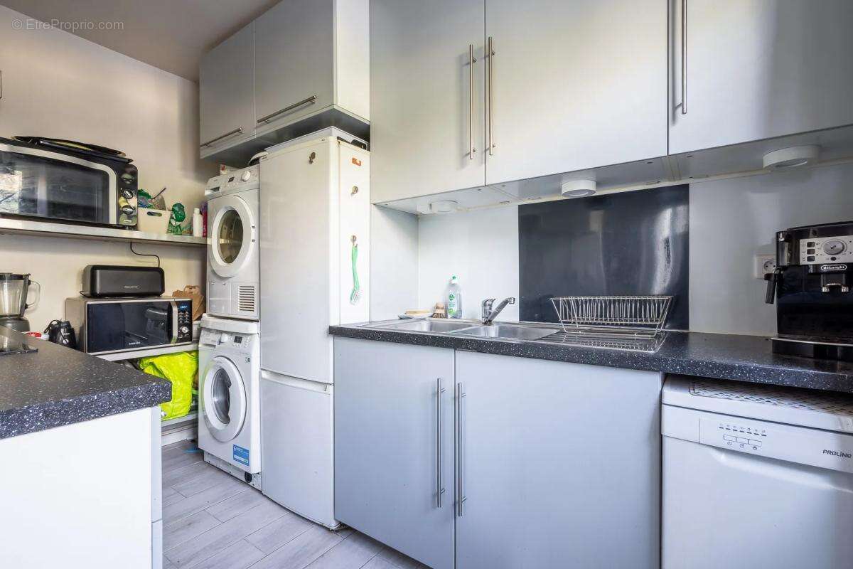 Appartement à PARIS-14E