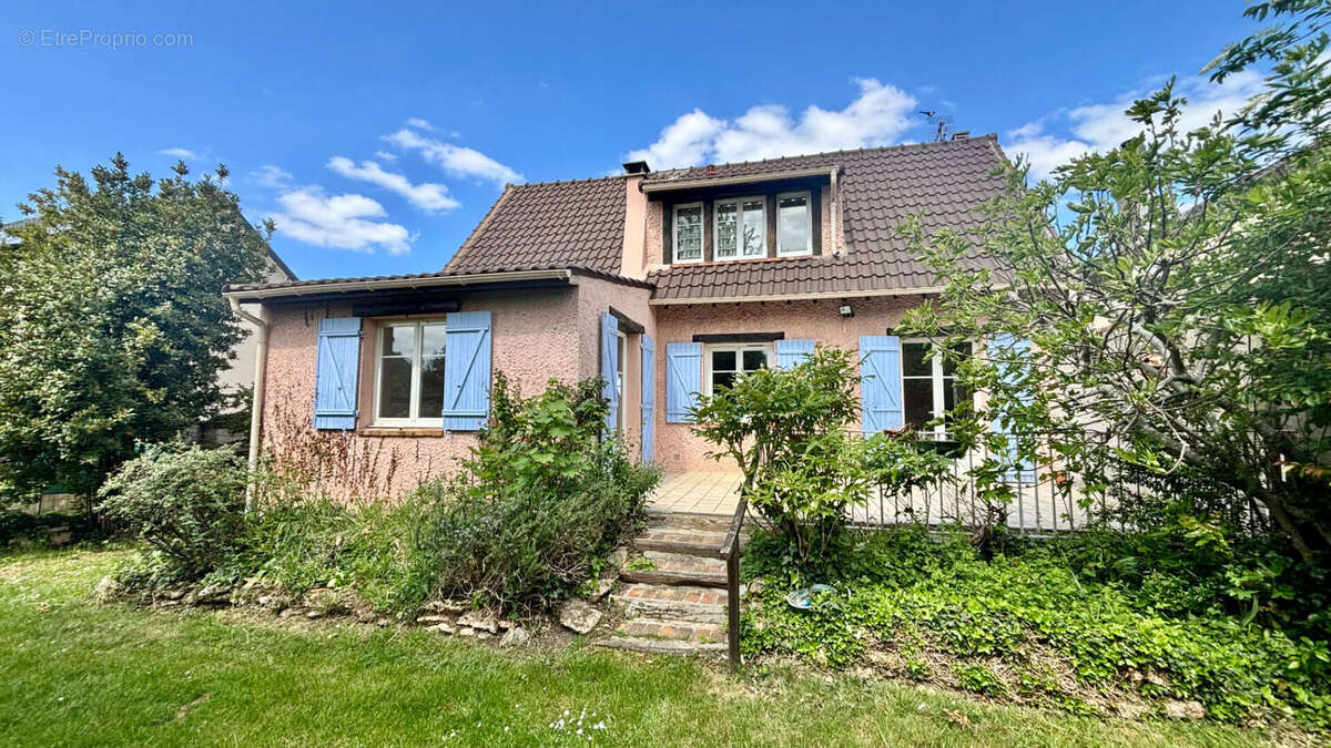 Maison à CORBEIL-ESSONNES