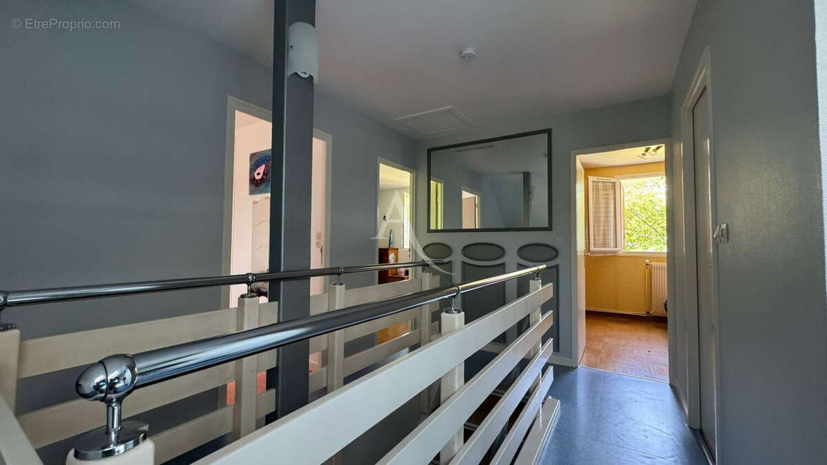 Maison Familiale quartier GESVRINES - 3 chambres  - garage et sous sol - photo 5
