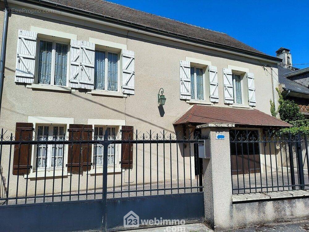 Jolie Maison d'une surface habitable de 133 m² - Maison à MONT-NOTRE-DAME