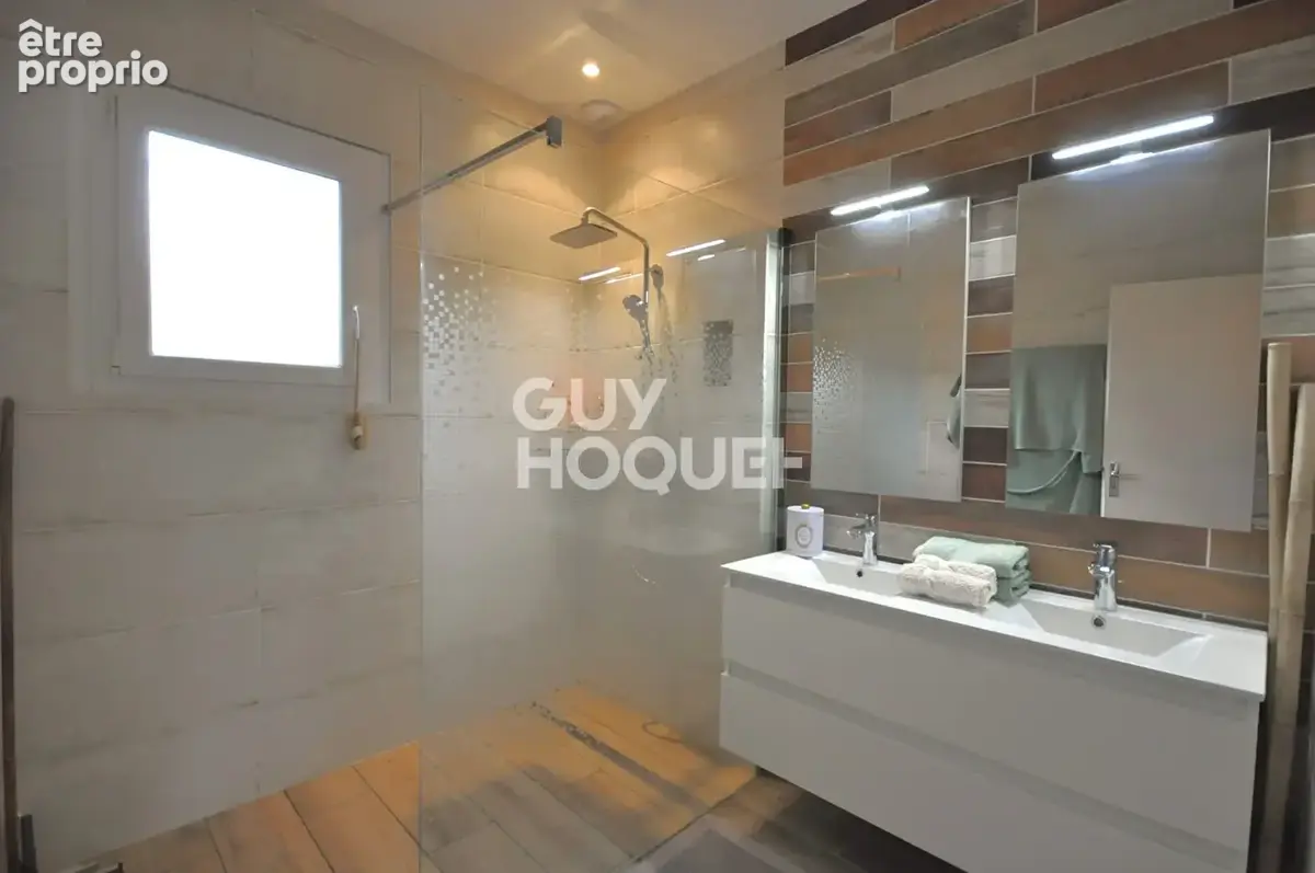 Maison à Saint Martin en Haut de 9 pièces, 165 m2 sur une parcelle de 1004 m². - photo 5