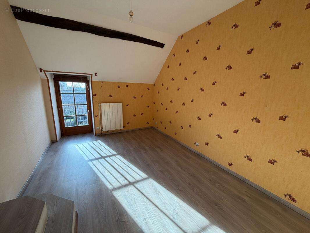 Maison à COULANGES-LES-NEVERS