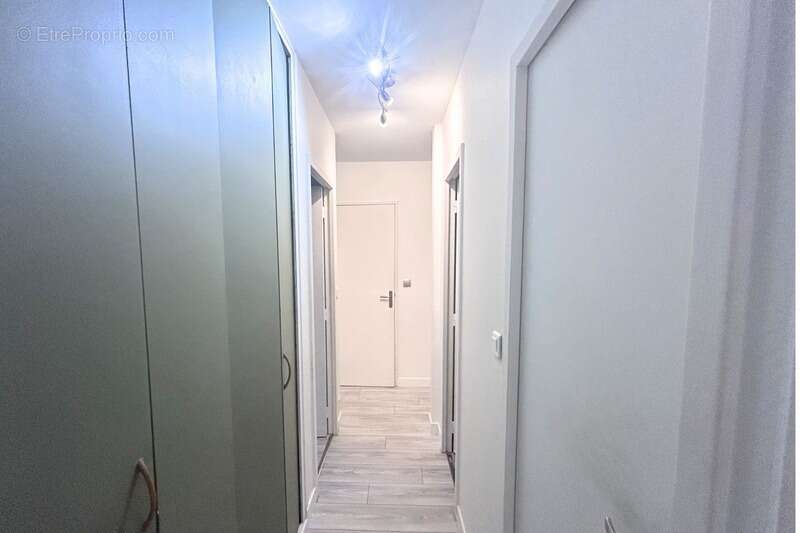Appartement à vendre 5 pièces - Rez de jardin - CALME - PARKINGS - PROCHE DES COMMODITES - photo 12