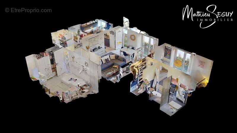 Appartement à COURZIEU