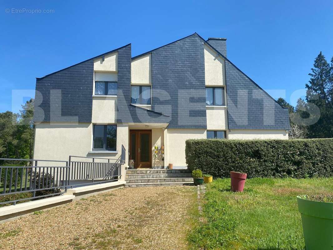 WhatsApp Image 2025-04-11 à 15 - Maison à CRE