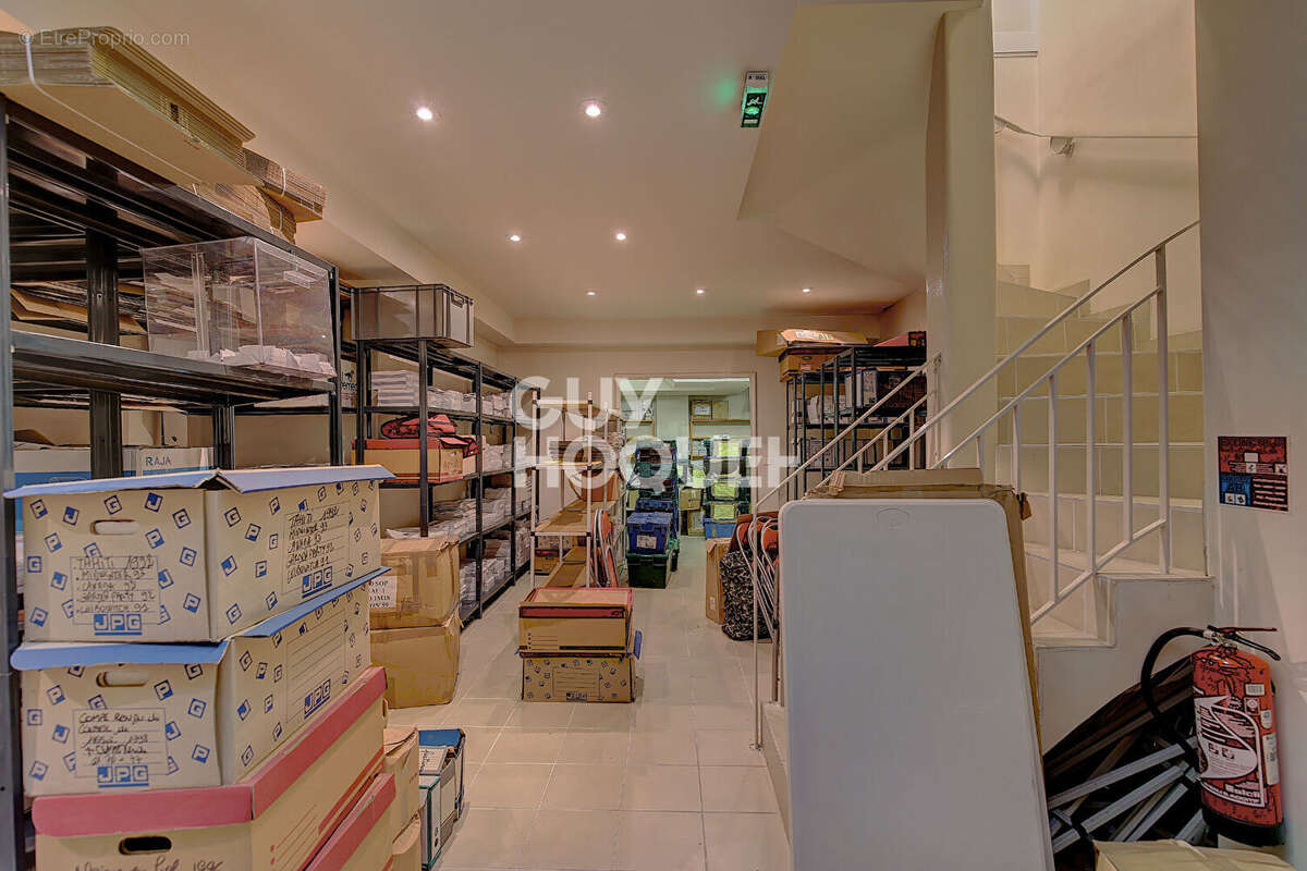 Commerce à PARIS-16E