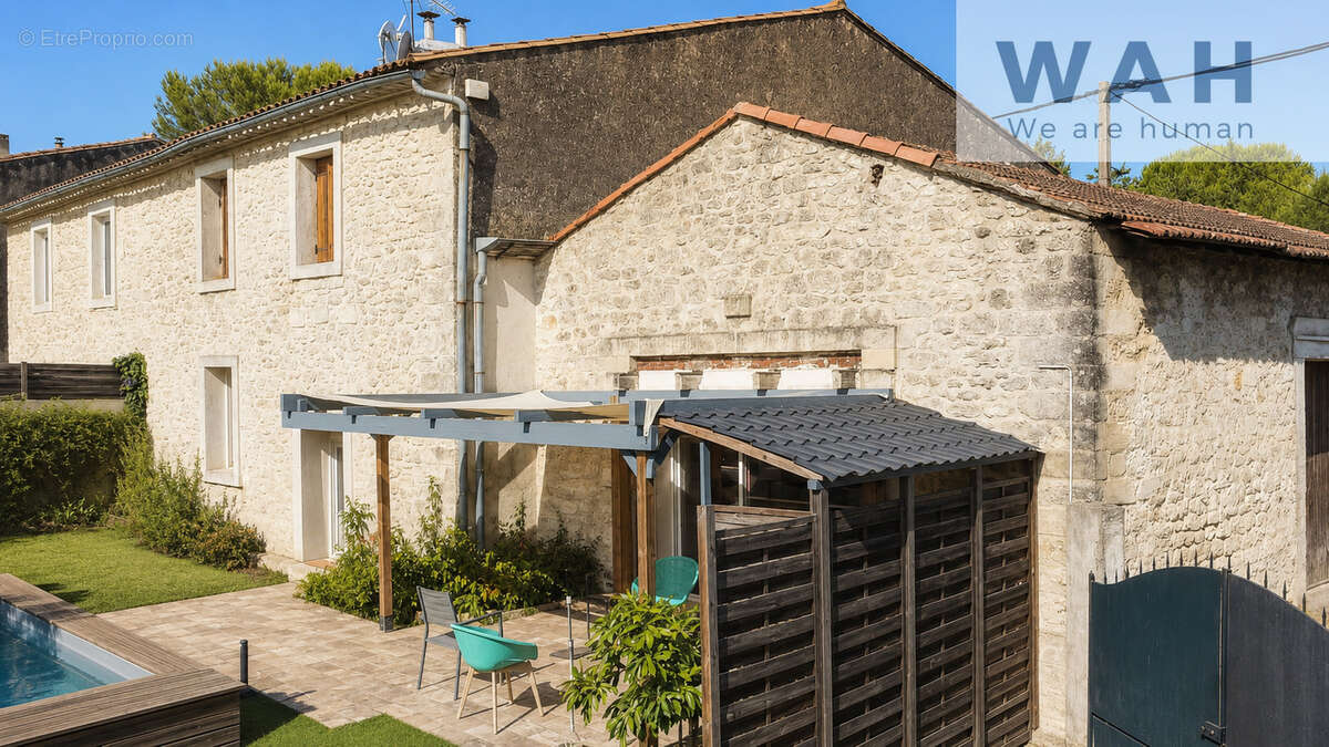 Maison de village - jardin avec piscine et grange attenante - restinclières (34160) - photo 2