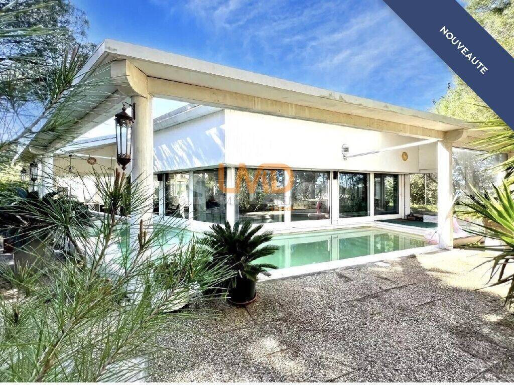 Maison à VESTRIC-ET-CANDIAC