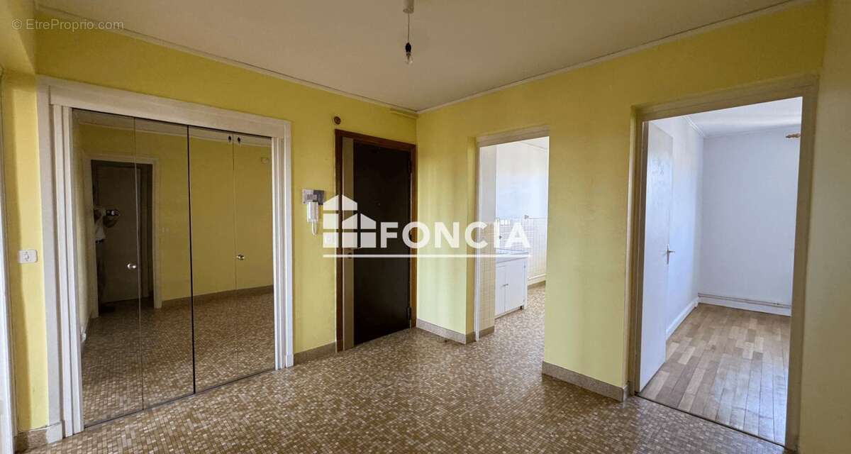 Grand T2 traversant de 60 m² au dernier étage - photo 7