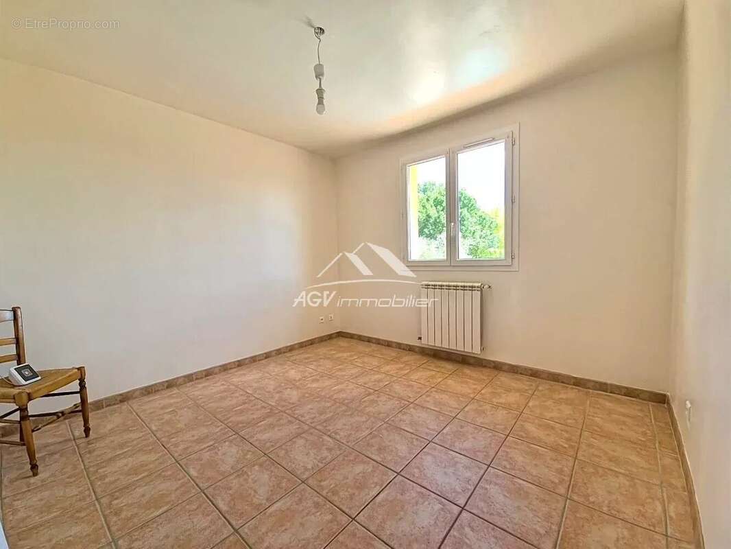 Maison à SAINT-HILAIRE-DE-BRETHMAS