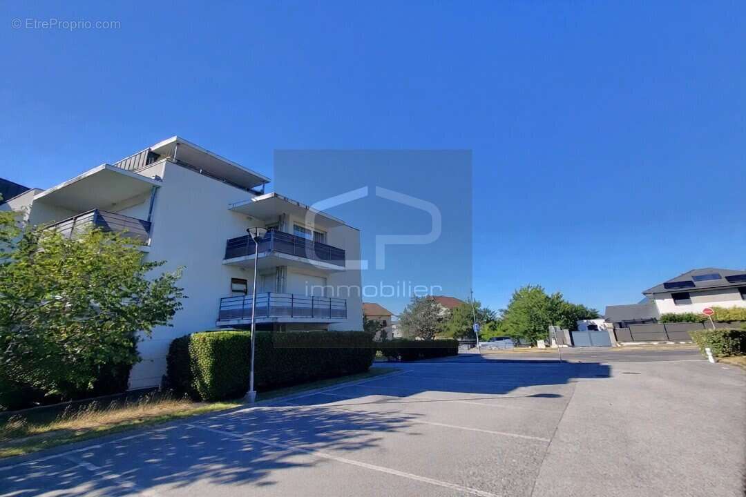 Appartement T3 à vendre à Annecy  Résidence récente  DPE B  Garage double en option - photo 2