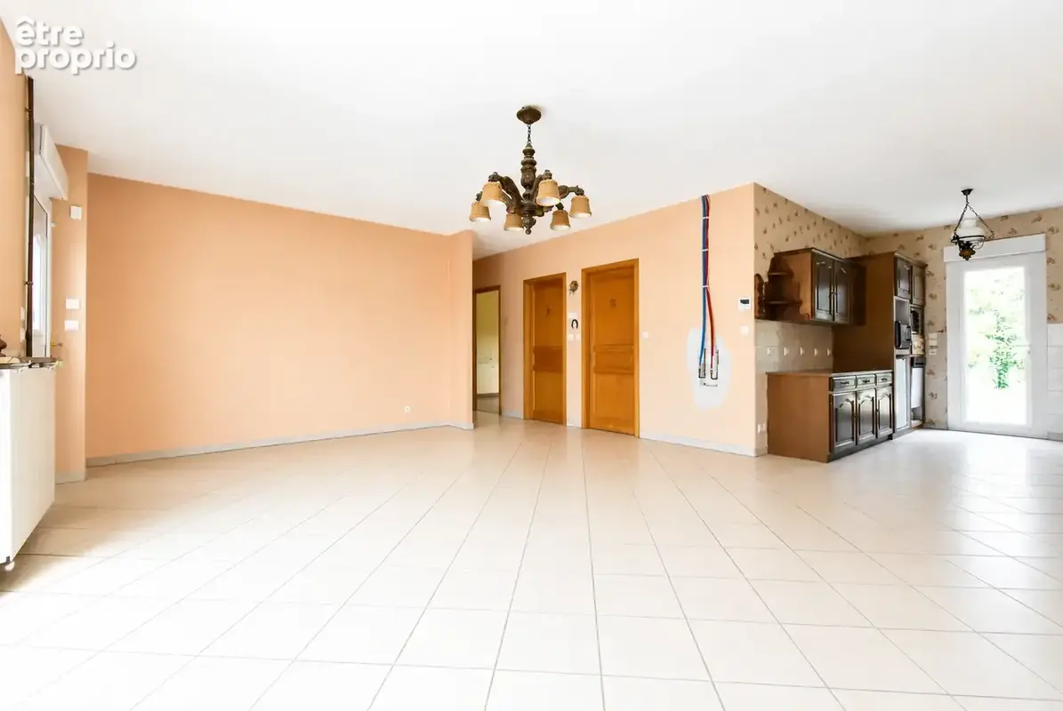 Maison individuelle de plain-pied avec jardin et garage. - photo 3
