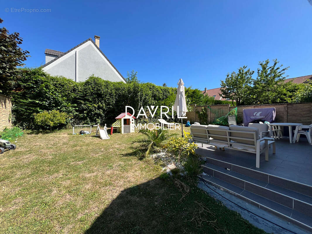 Maison à CHANTELOUP-LES-VIGNES