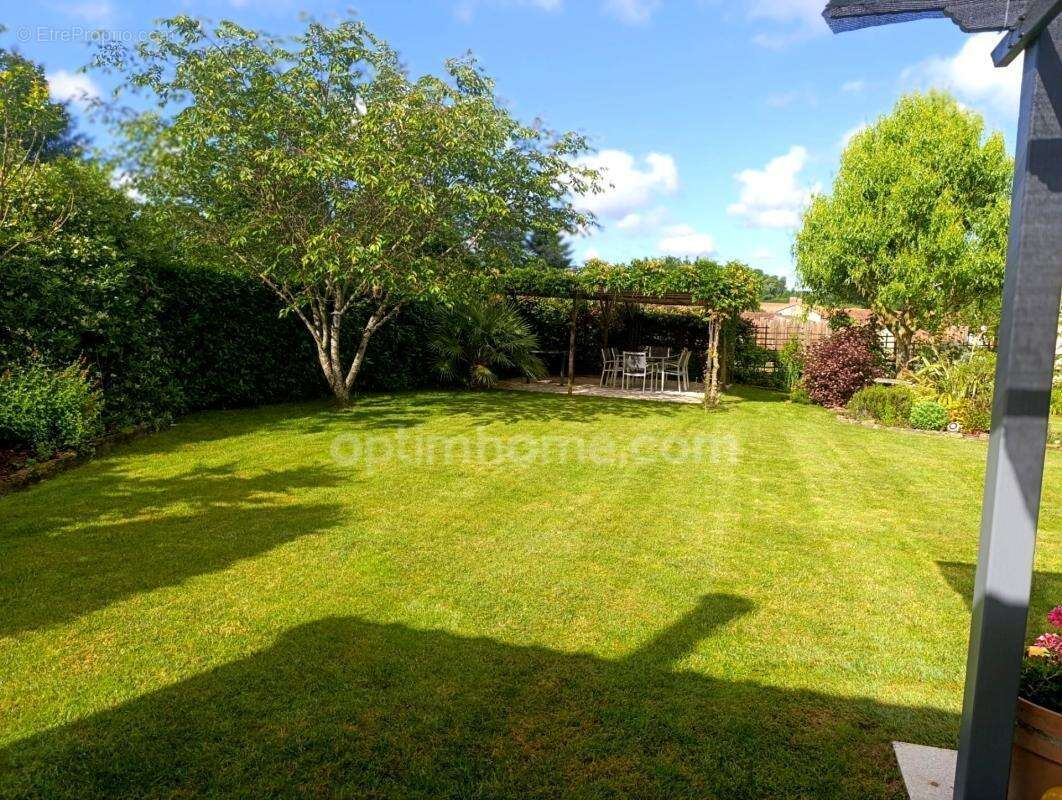 Maison contemporaine 4 chambres – Prête à vivre – Jardin, garage et belles terrasses - photo 13