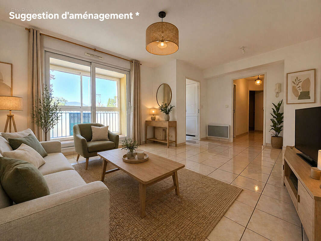 Appartement à SOLLIES-PONT