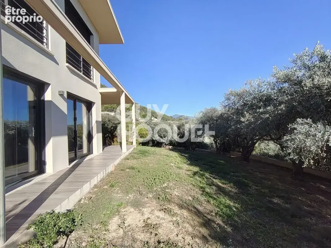 Beaumes-de-Venise - Villa d'architecte de 180 m², 3 chambres, Jardin, Garage, Piscinable - photo 4