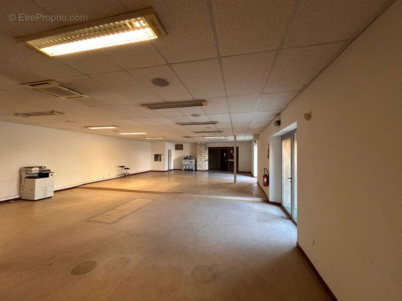 Commerce à PIERRELATTE