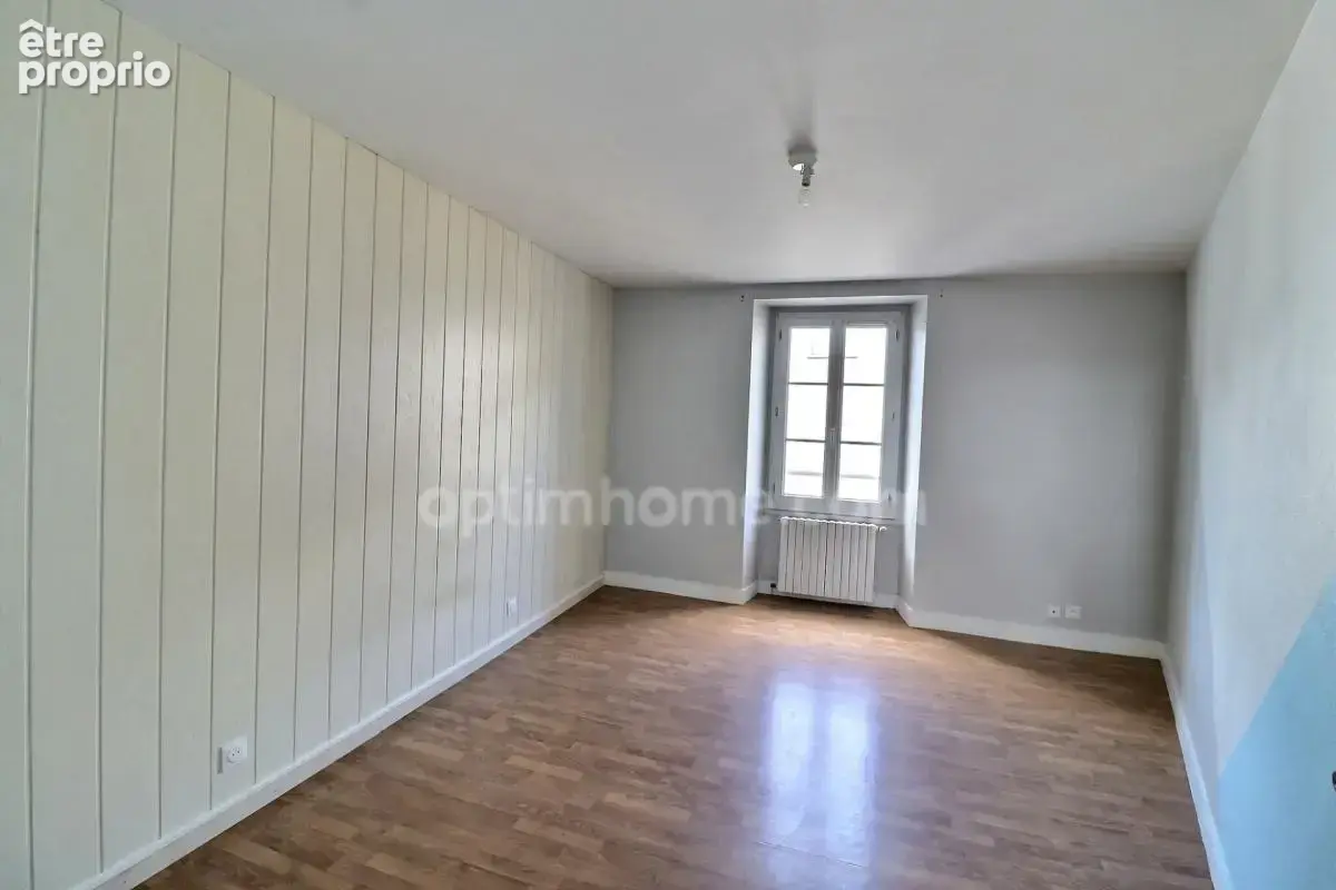 Maison de bourg rénovée de 99 m² (3 ch) avec cour, 2 garages + Appartement T2 loué (420 €/mois) – Centre-ville de Nueil-les-Aubi - photo 17