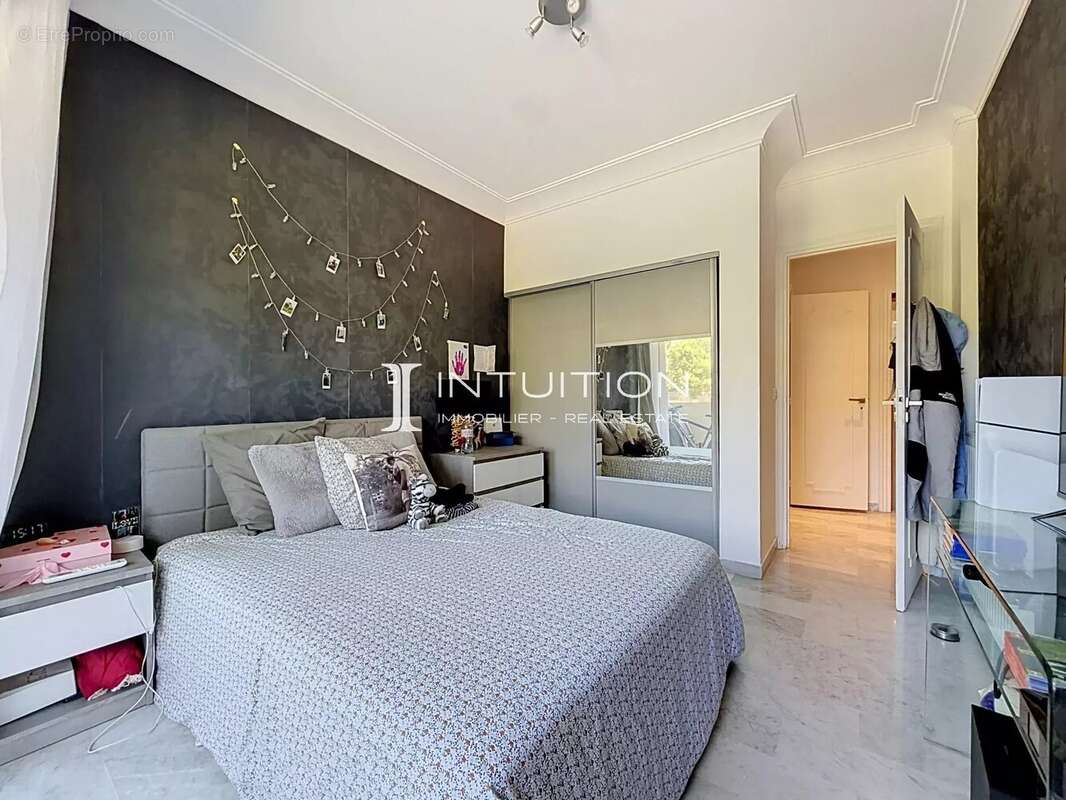 Cannes - Bénéfiat : Appartement 4 pièces traversant avec terrasses - photo 18